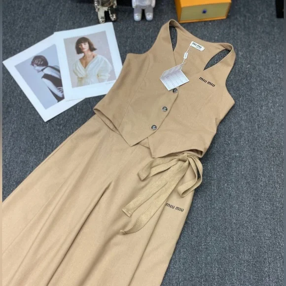 Miu Miu Beige Vest & Wide Leg Pants Two Piece Set - Picture 3 of 6